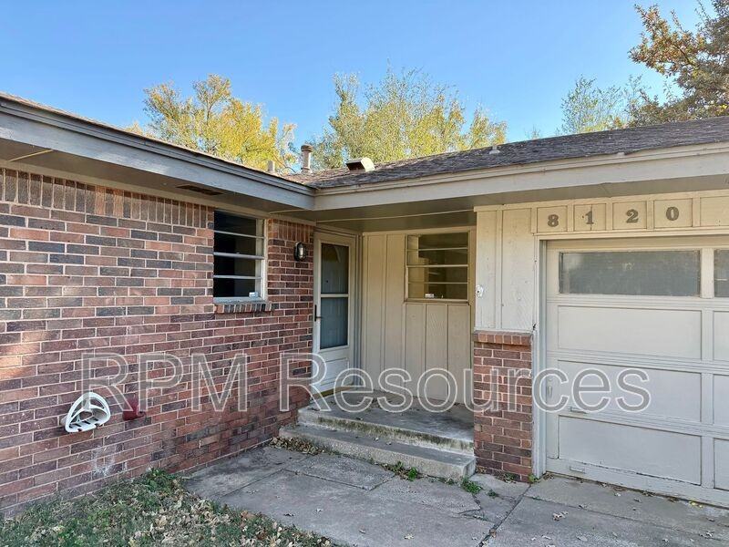 8120 Nw 29th St - Photo 4 of 23