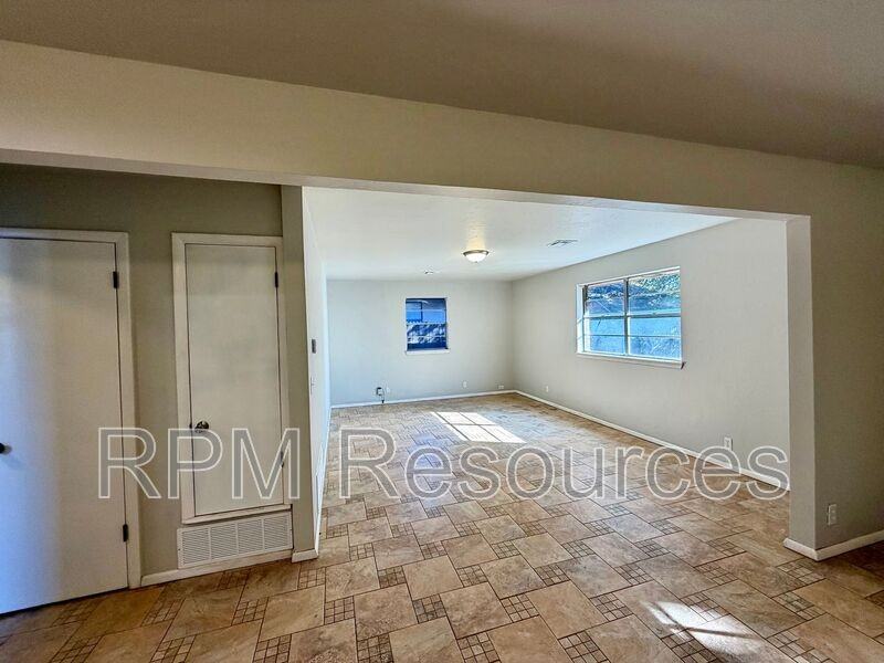 8120 Nw 29th St - Photo 7 of 23