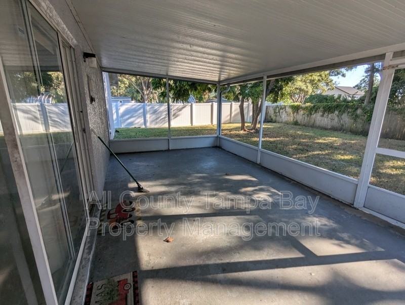 10222 Parsons St - Photo 7 of 10