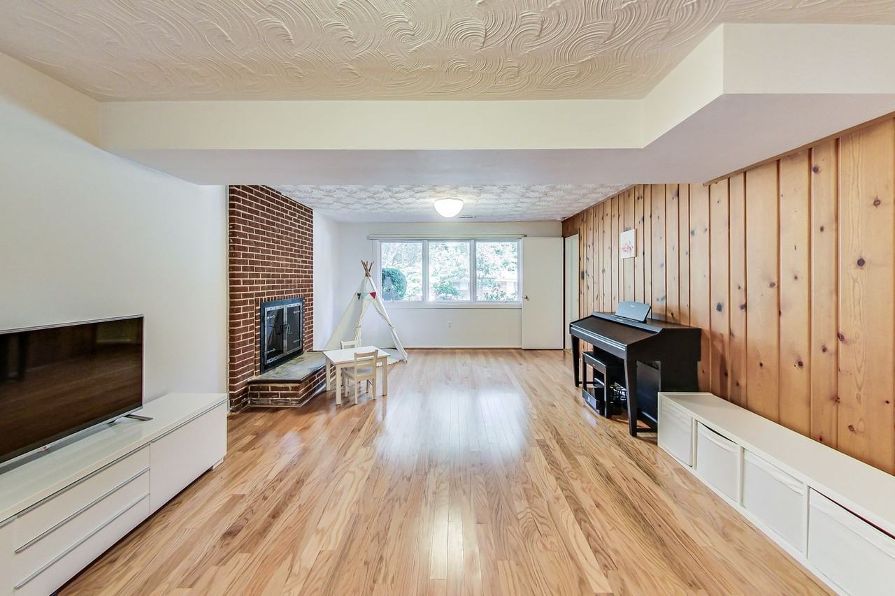 6515 E Halbert Rd - Photo 6 of 42