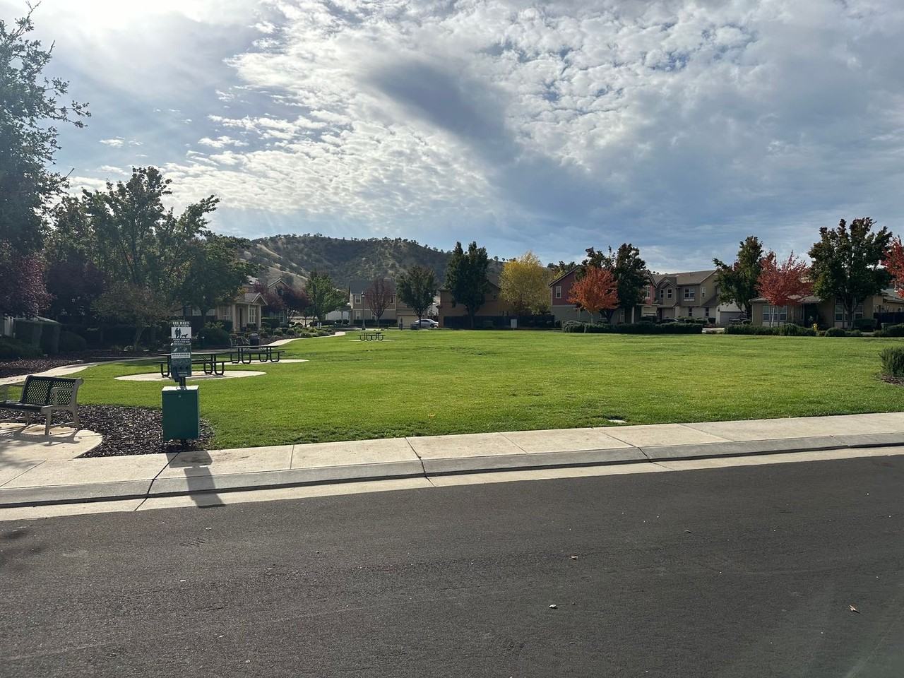 9327 Vintner Cir - Photo 3 of 10