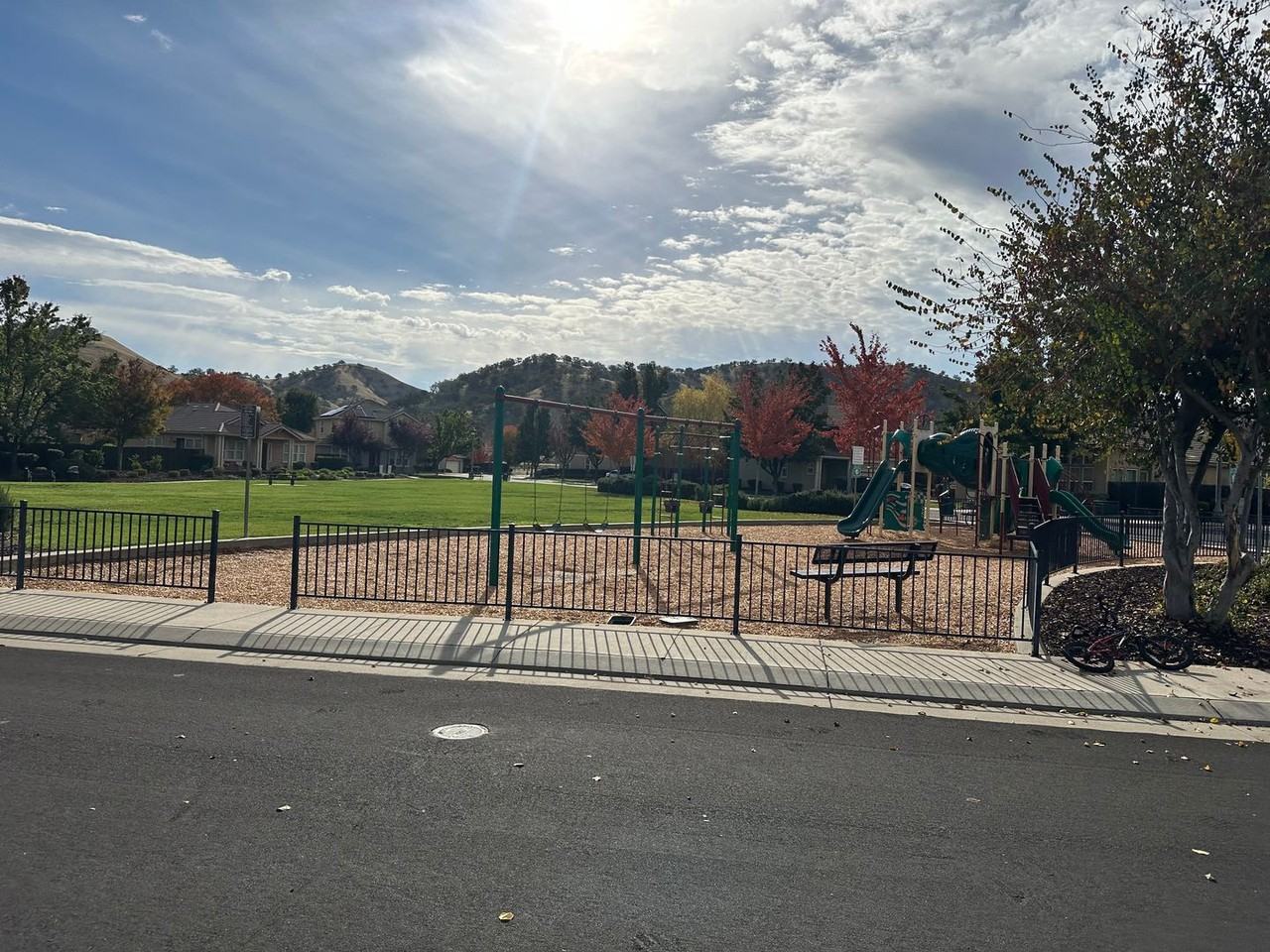 9327 Vintner Cir - Photo 4 of 10