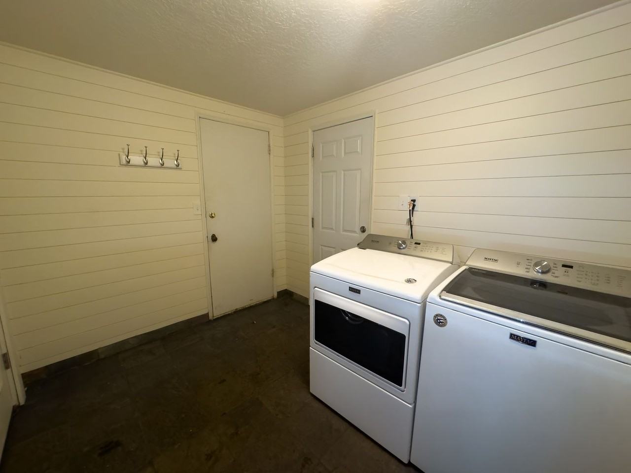 1995 Fairmount Ave S - Photo 3 of 27