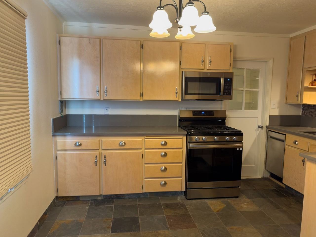 1995 Fairmount Ave S - Photo 6 of 27