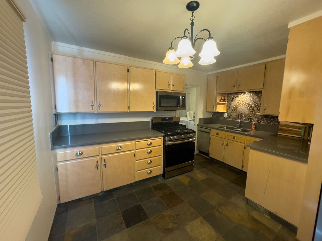 1995 Fairmount Ave S - Photo 7 of 27