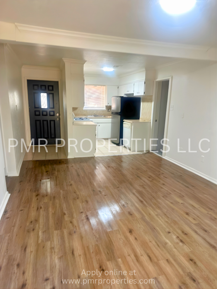 2313 Nw 4th St - Photo 5 of 19