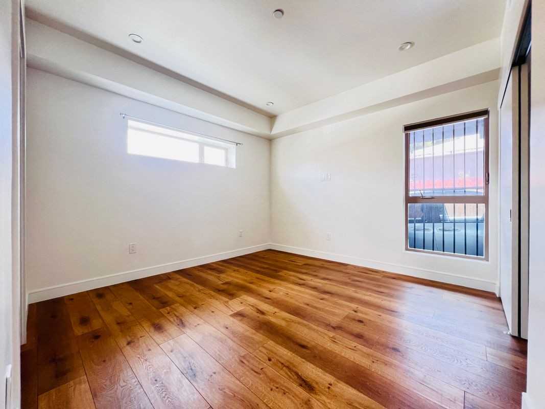 1718 Miramar St - Photo 5 of 37