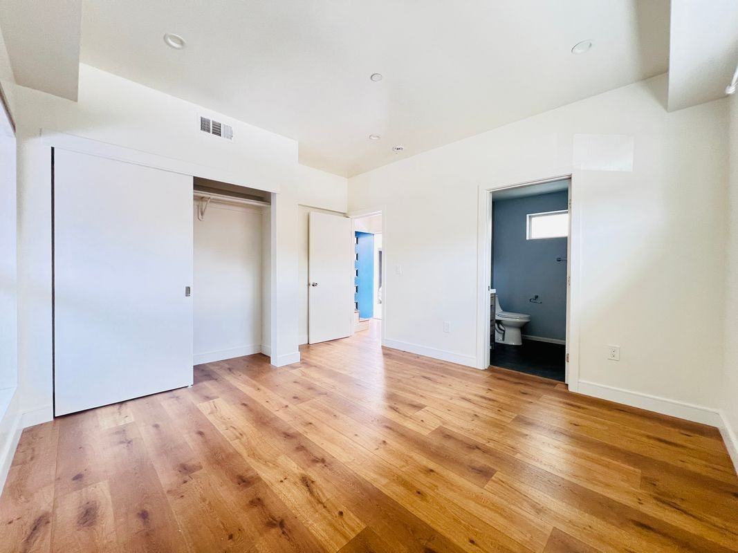 1718 Miramar St - Photo 6 of 37