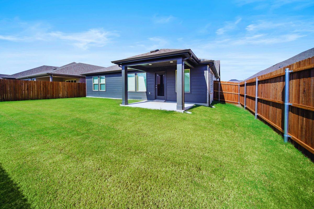 707 Whispering Winds Trl - Photo 3 of 16