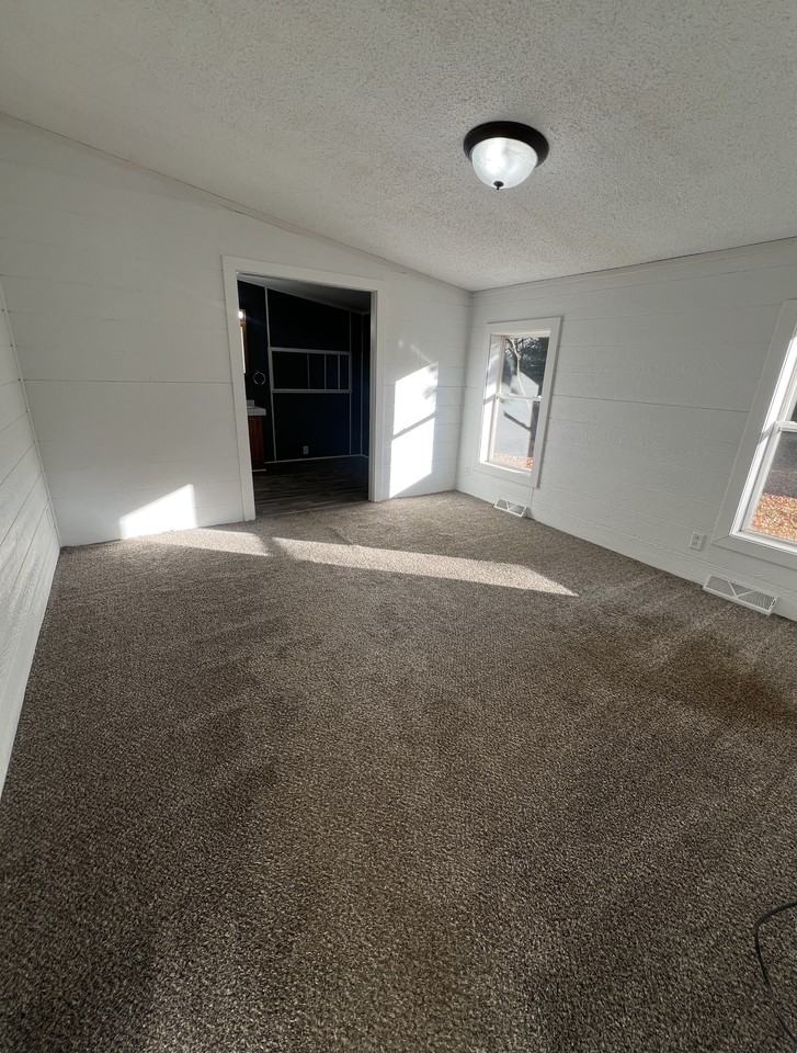 6436 Quarterline Rd - Photo 6 of 15