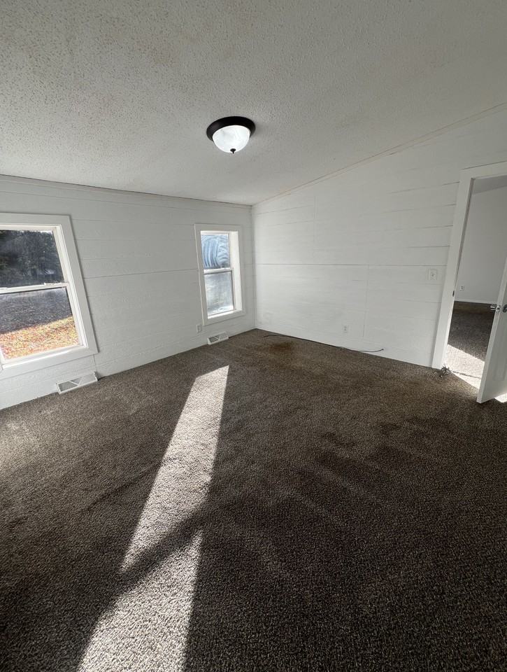 6436 Quarterline Rd - Photo 7 of 15
