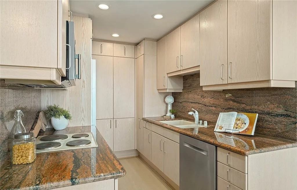 10751 Wilshire Blvd Ph - Photo 3 of 23