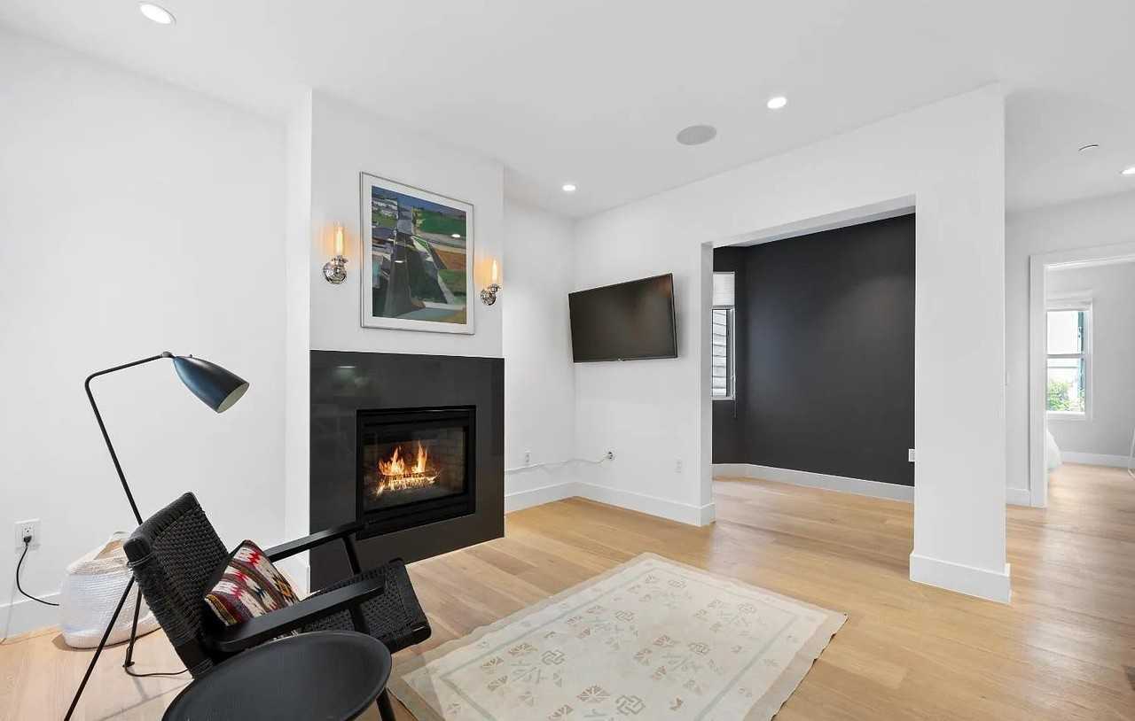 3418 26Th St - Photo 3 of 15