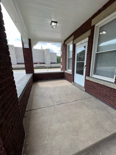 1637 Quarrier St - Photo 2 of 18