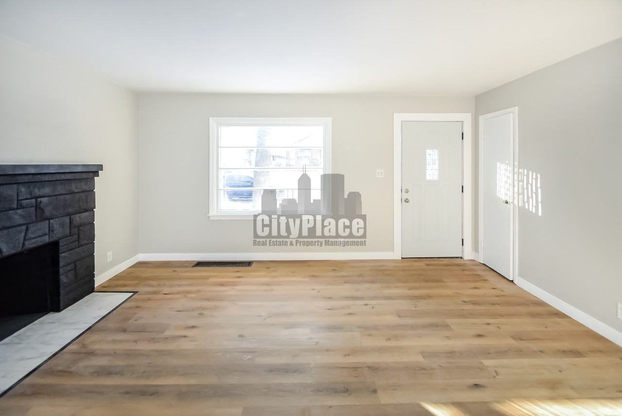 3721 Kinnear Avenue - Photo 7 of 23