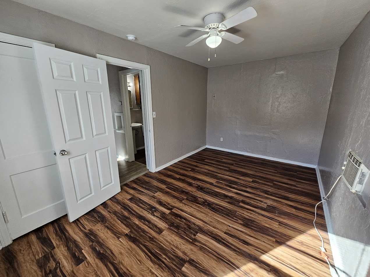 713 Se 27th St - Photo 6 of 10