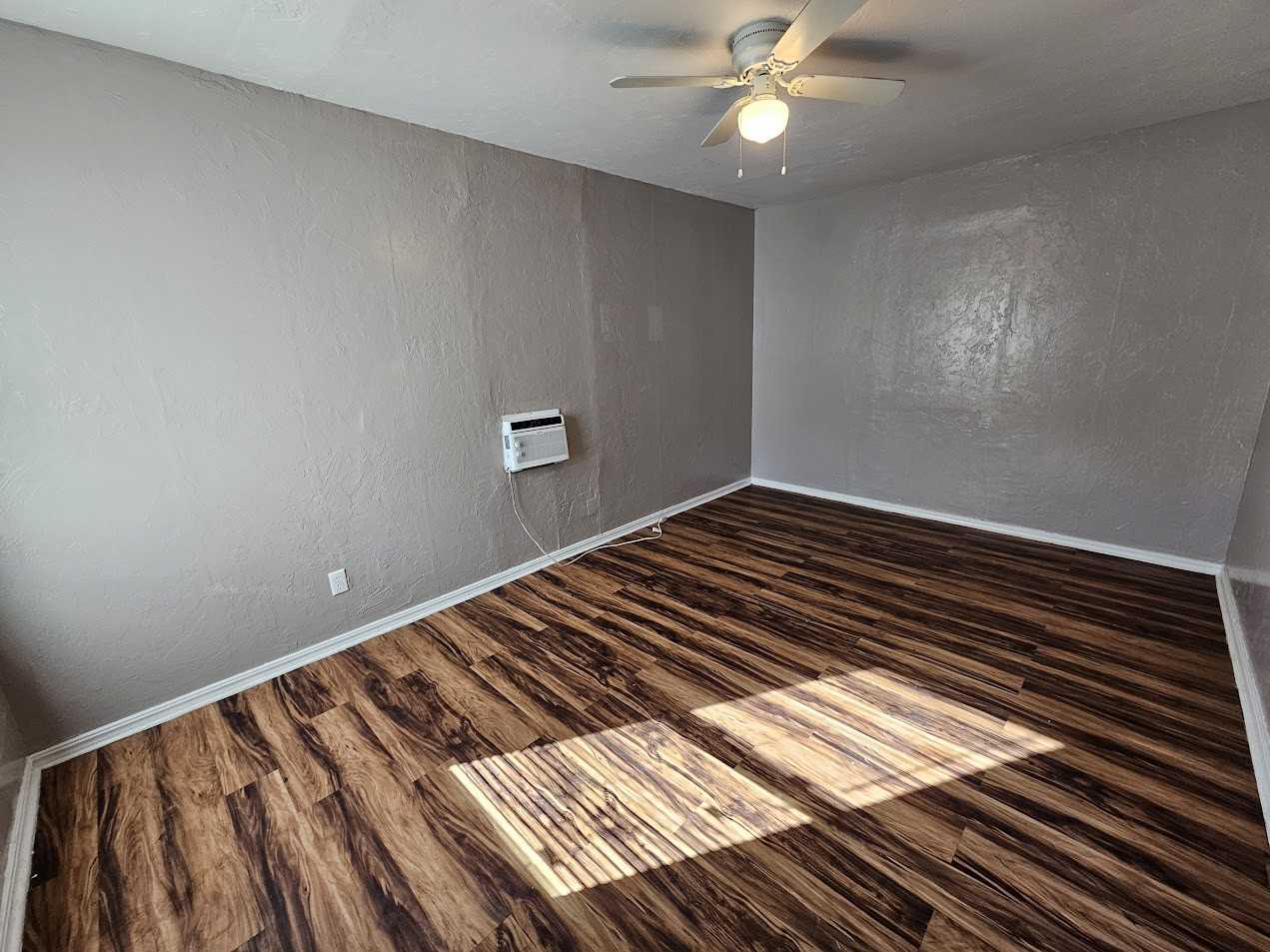 713 Se 27th St - Photo 7 of 10