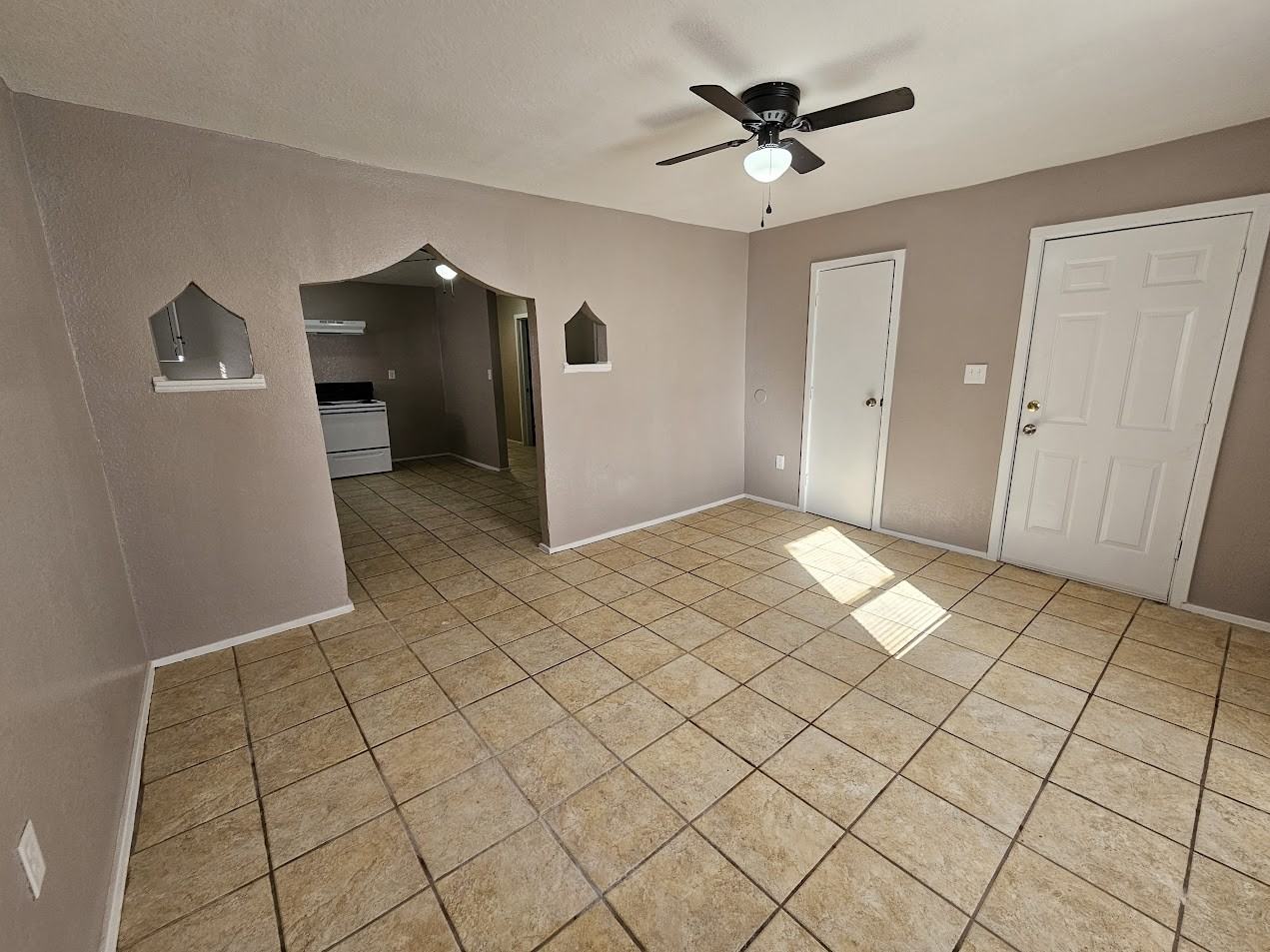 25 Southeast 44th Street - Photo 4 of 17