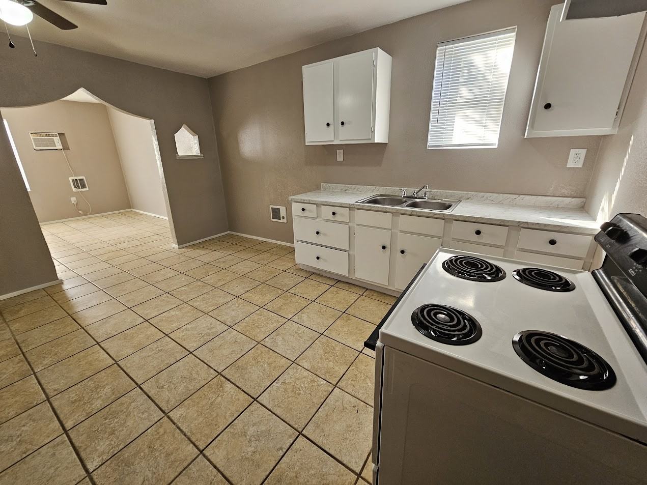 25 Southeast 44th Street - Photo 7 of 17