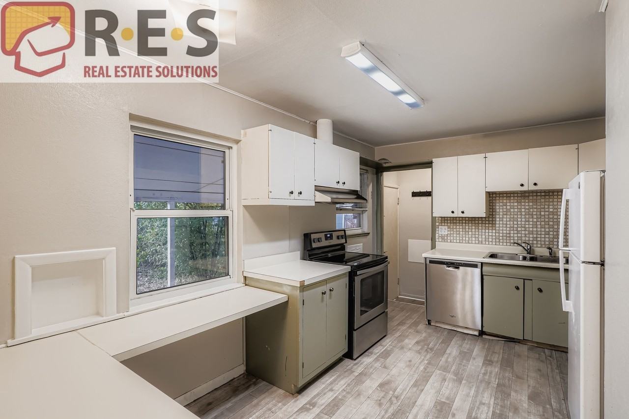 3201 South Holly Street - Photo 3 of 17