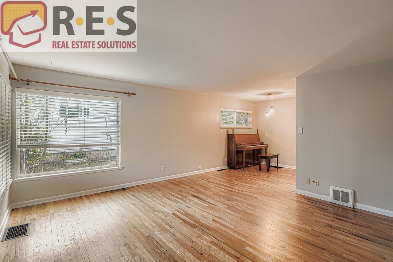 3201 South Holly Street - Photo 6 of 17