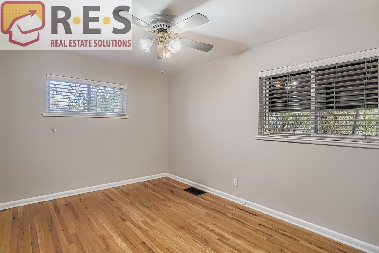 3201 South Holly Street - Photo 7 of 17