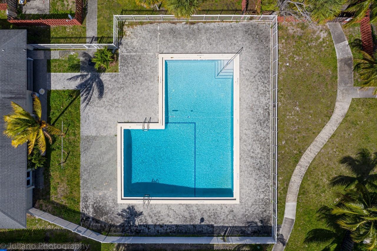 180 Sw 3rd Ave #21 - Photo 3 of 15