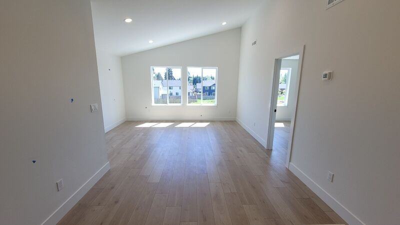 4522 Northeast 59th Avenue #B - Photo 2 of 8