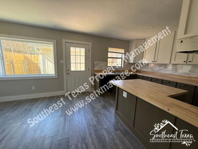 4147 Arthur Ln - Photo 3 of 14