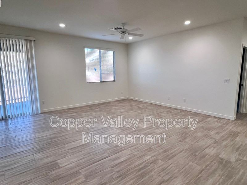 20285 W Hazelwood St - Photo 6 of 19