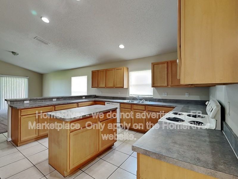 1075 Bluegrass Dr - Photo 5 of 28