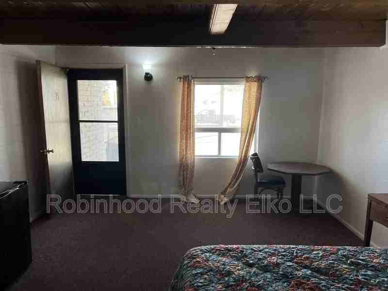 340 6th St - Photo 6 of 16