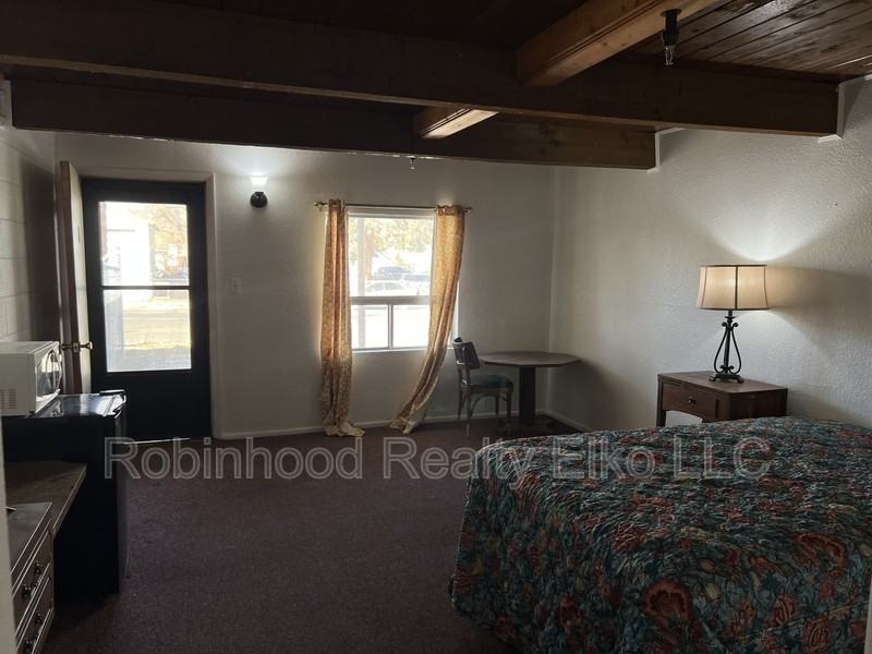 340 6th St - Photo 7 of 16