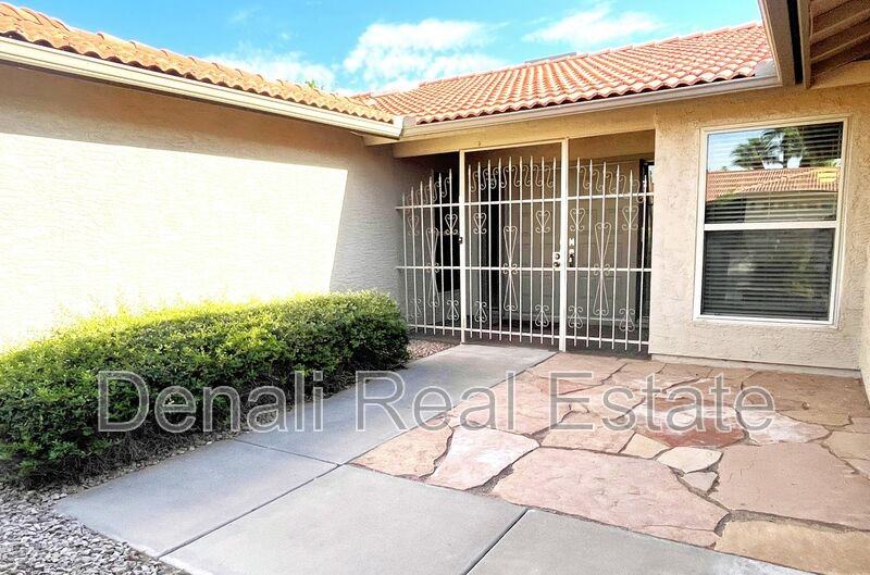 25835 S Greencastle Dr - Photo 2 of 33