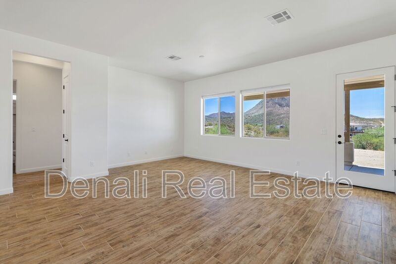 48126 Coyote Pass Road - Photo 4 of 24