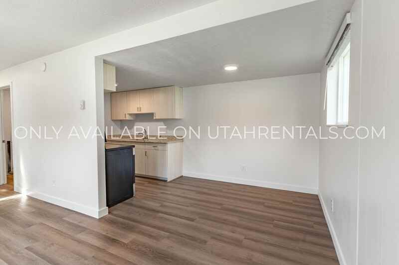 169 Starcrest Dr - Photo 3 of 26