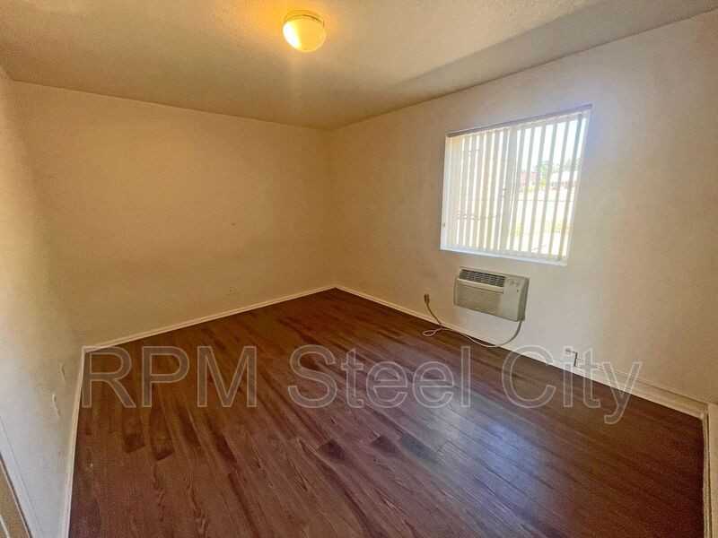 1717 Oakshire Ln #C - Photo 4 of 11