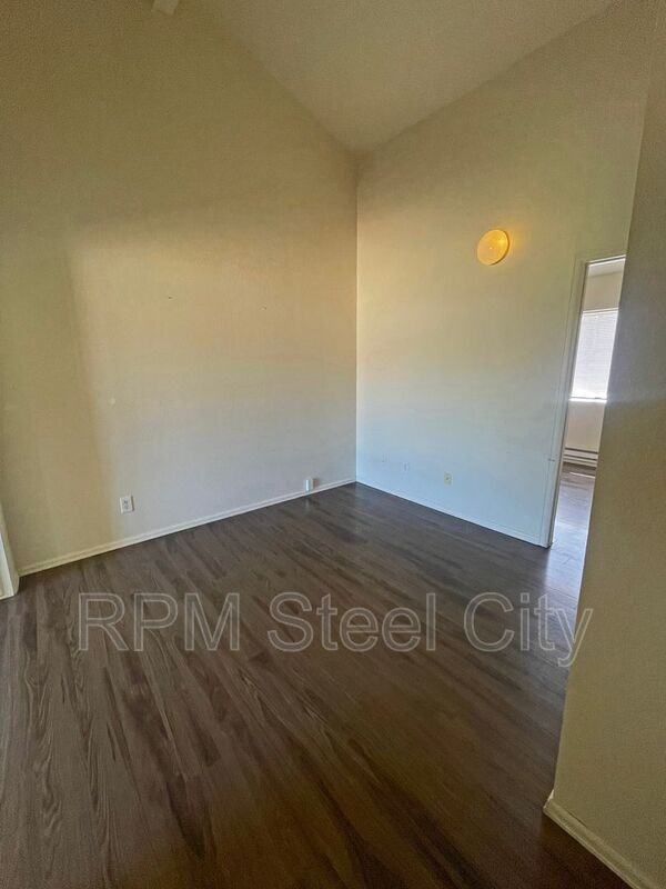 1717 Oakshire Ln #C - Photo 6 of 11