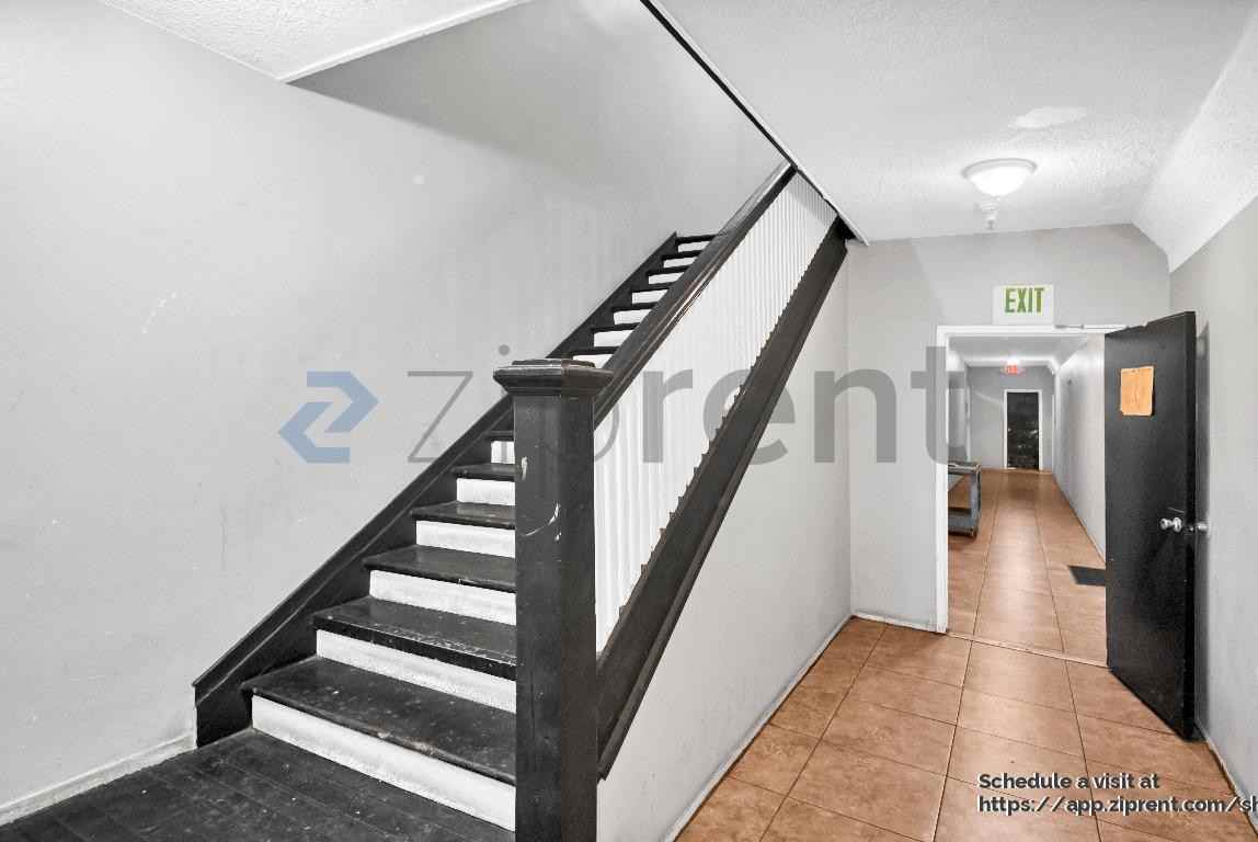 1513 W 12th Pl #17 - Photo 2 of 9