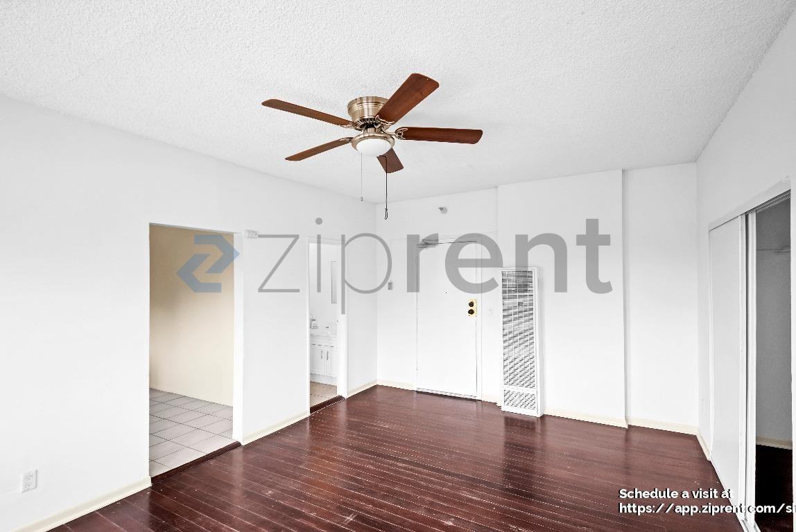 1513 W 12th Pl #17 - Photo 6 of 9