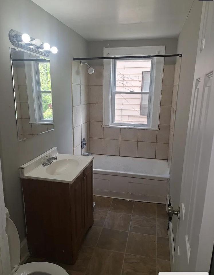 3438 E 140 - Photo 6 of 6