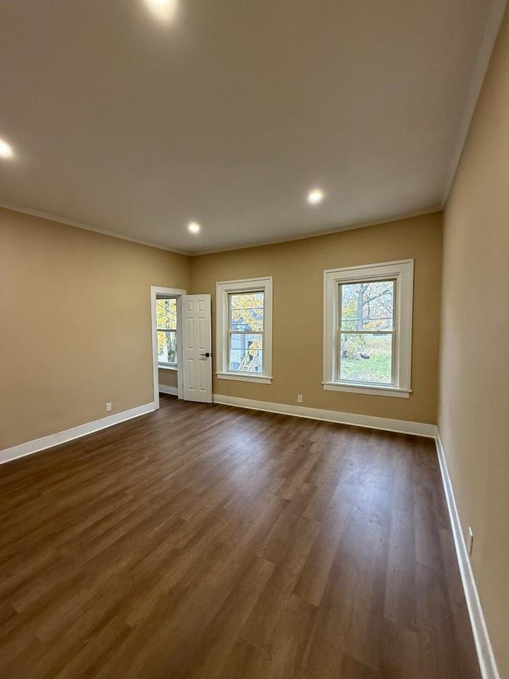 249 2nd St - Photo 7 of 29