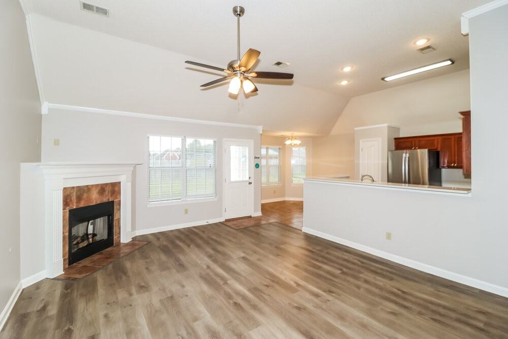 6284 Manchester Dr - Photo 5 of 17