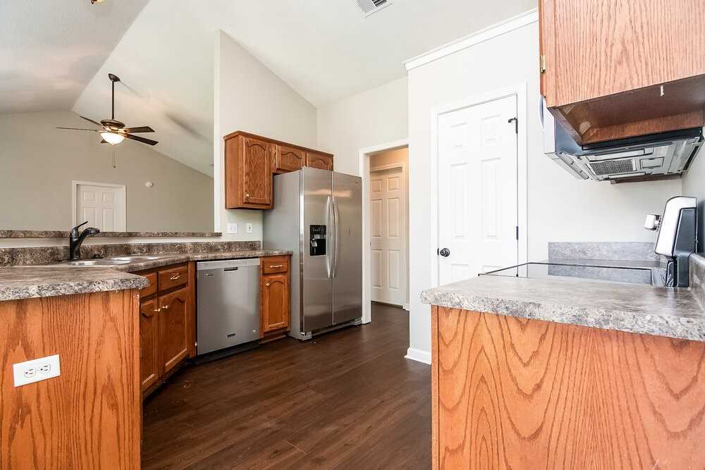 7776 Parkwood Cv - Photo 5 of 15