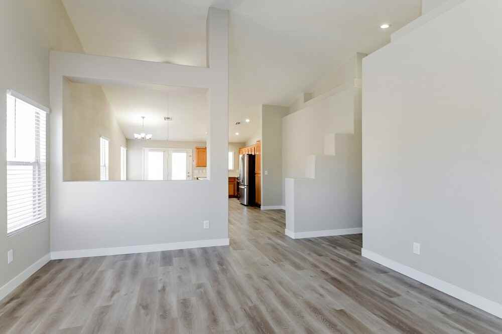 1283 Silver Knoll Ave - Photo 4 of 16