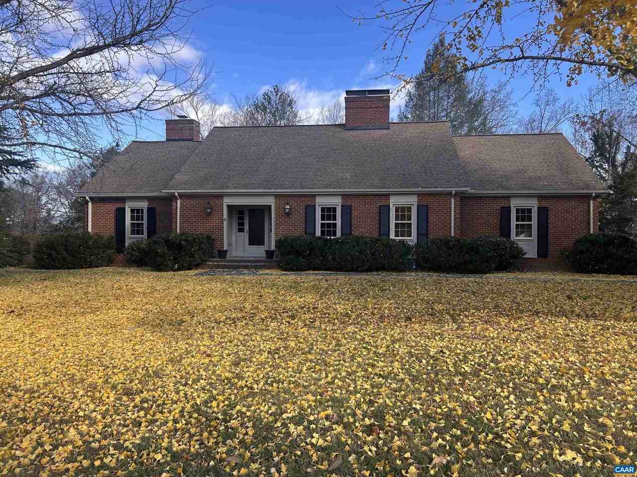 214 Montvue Dr - Photo 2 of 30