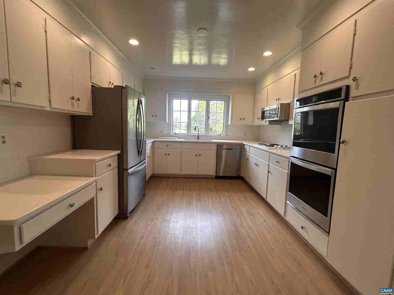 214 Montvue Dr - Photo 7 of 30