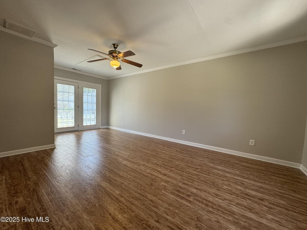 3212 Galway Rd - Photo 7 of 16