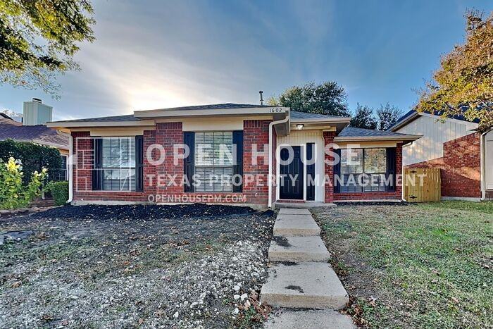 1602 Spring St - Photo 2 of 23