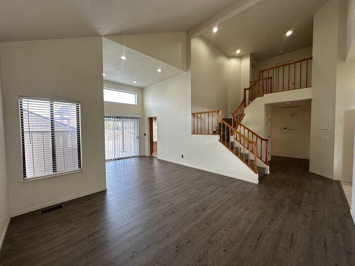 5375 Santa Rosa Avenue - Photo 4 of 21